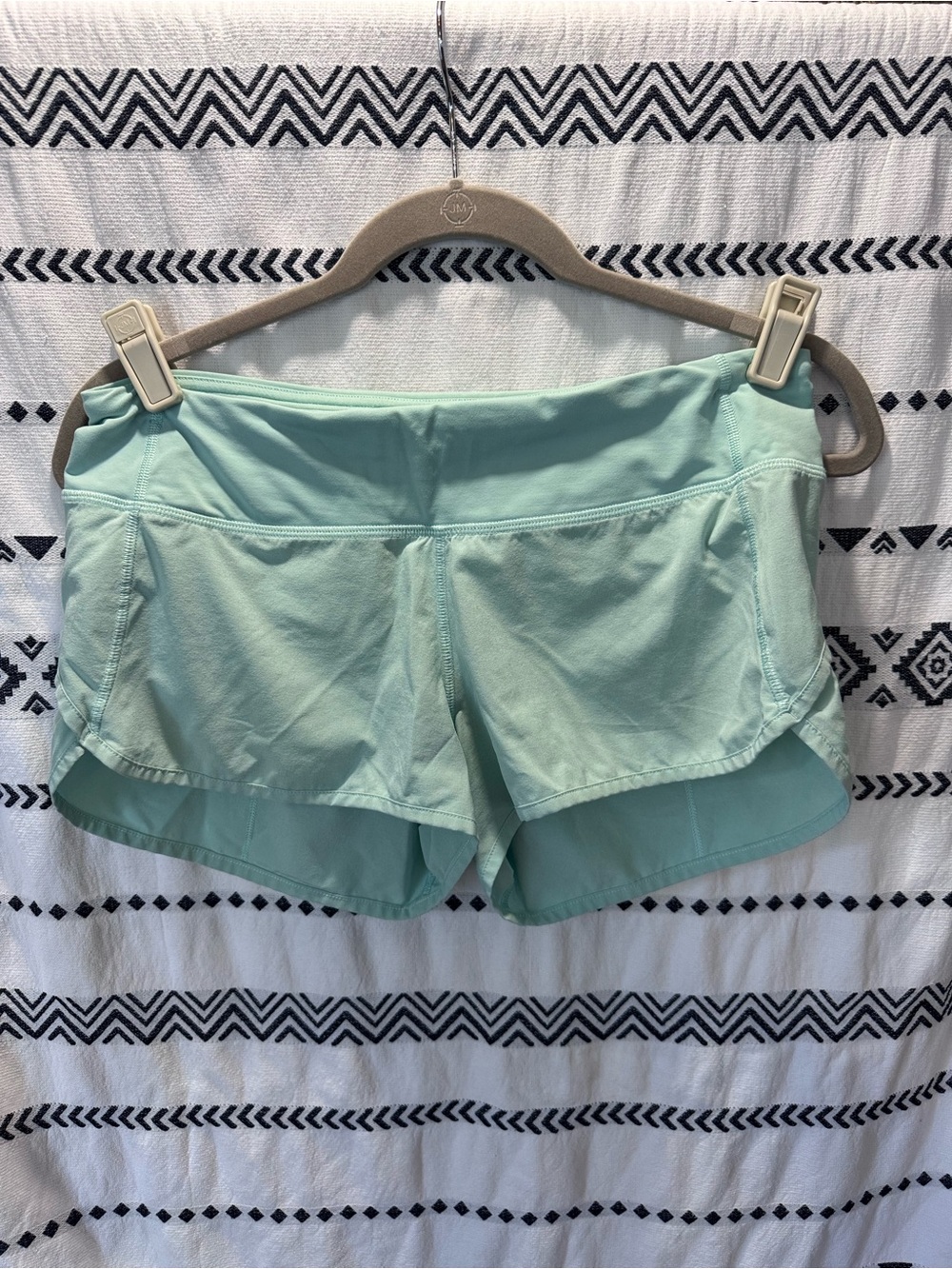 Lululemon Athletica hotty hot running  shorts women’s size 6 lulu lulus
